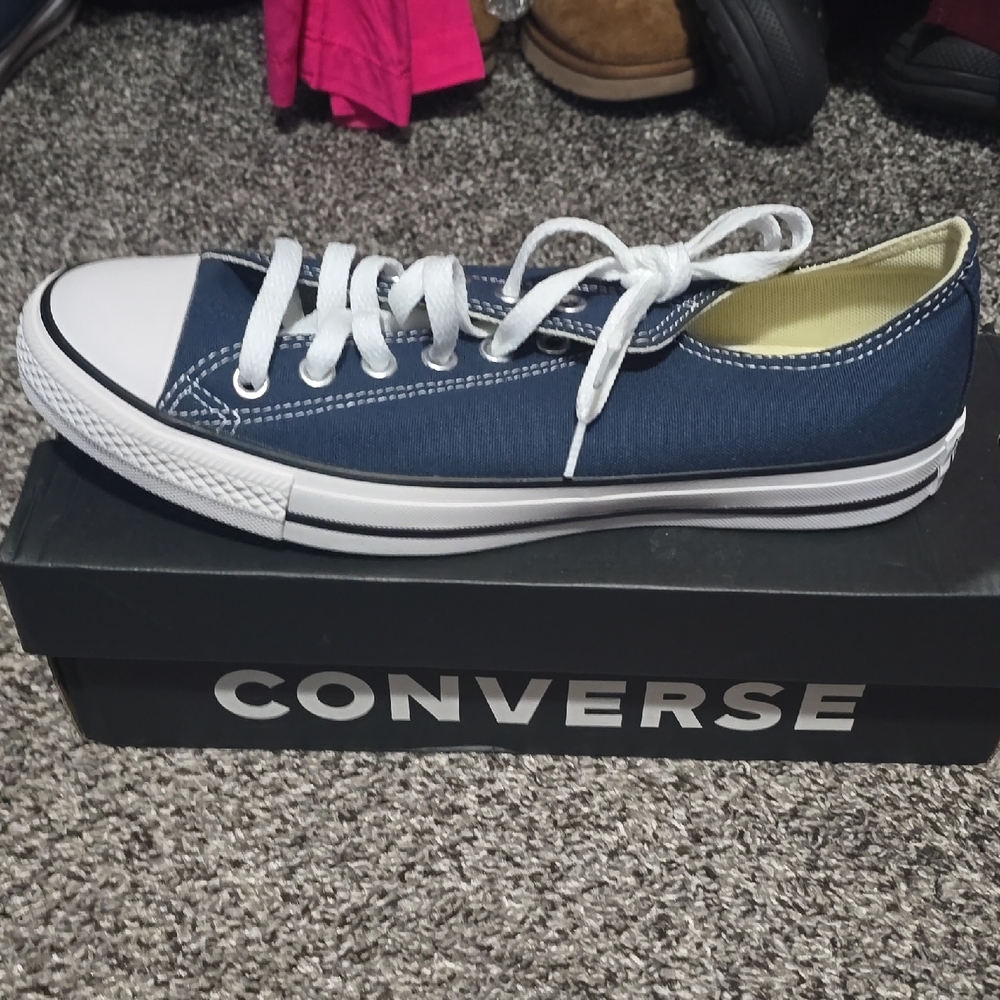 BRAND NEW Converse Navy and White Canvas Sneakers